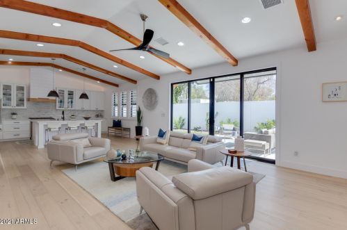 4013 49 Pl, Phoenix AZ 85018-2965 exterior