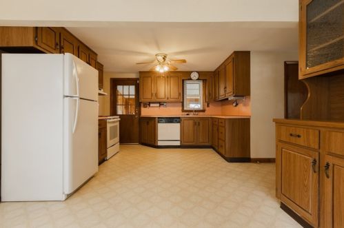 61 Derby St, Worcester MA 01604-3940 exterior