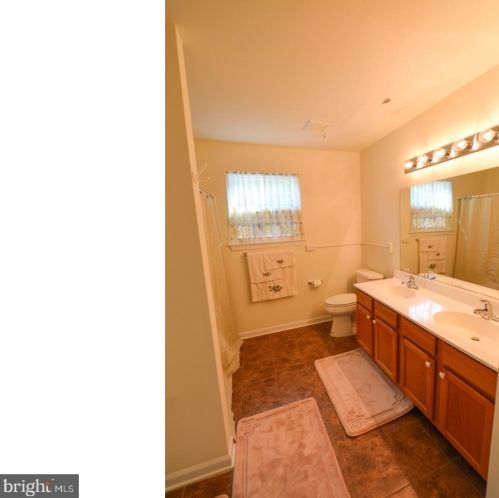 1430 Tristram Cir, West Deptford NJ 08051-2265 exterior