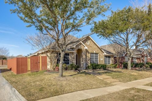 1605 Lone Hollow Ct, Garland TX  75040-5515 exterior