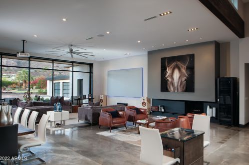 4621 Camelback Rd, Phoenix AZ 85033-1534 exterior