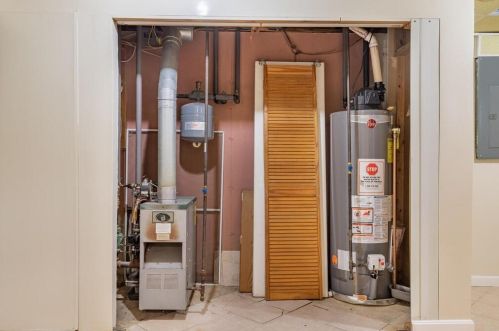 16A-16B Sigourney St, Worcester MA exterior