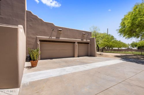 2020 Bethany Home Rd, Phoenix AZ 85014-2434 exterior