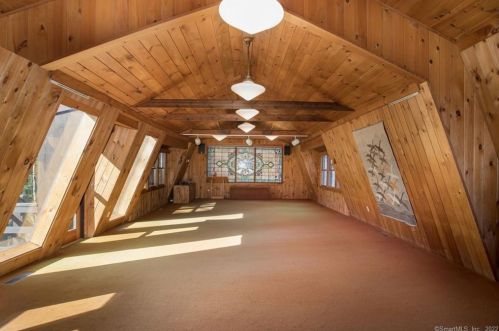 2080 Undermountain Rd, Sheffield MA 01257-9639 exterior