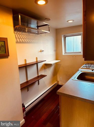 917 16th St, Philadelphia PA  19146-2142 exterior