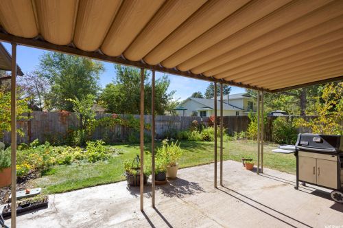 1494 Ridgemark Dr, Sandy UT 84092-3050 exterior