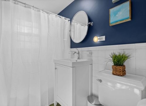 95 Whitcomb Ave, Hingham MA 02043-3348 exterior