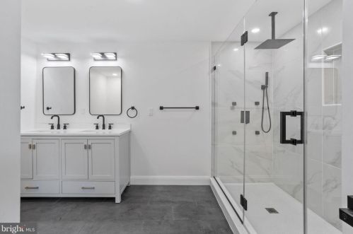 1 18th St, Burlington NJ  08016-4605 exterior