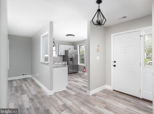 4 Willowwood Ct, Columbus NJ  08022-1025 exterior