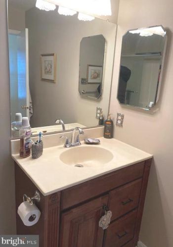 112 Talon Ln, West Deptford NJ 08093-2322 exterior