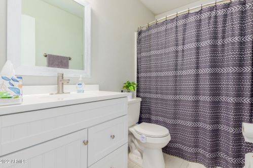 3010 Blackhawk Dr, Phoenix AZ  85050-4706 exterior