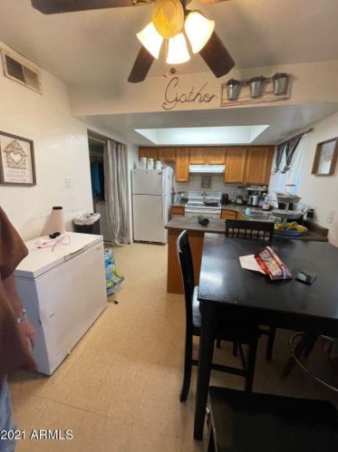 2725 Beck Ln, Phoenix AZ 85032-4255 exterior