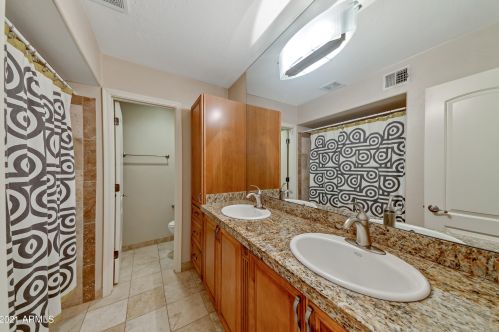 2542 42nd St, Phoenix AZ 85032-4729 exterior