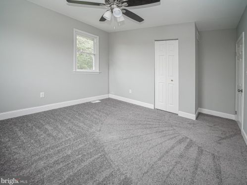 145 Crown Point Rd, West Deptford NJ  08093-1131 exterior