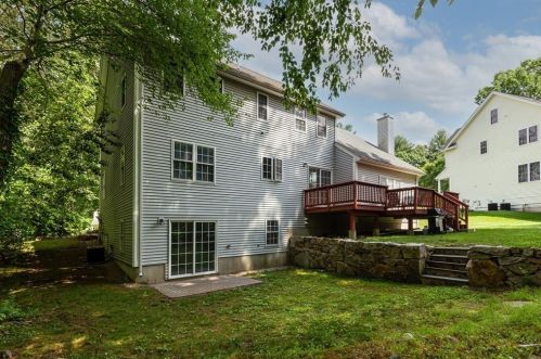 41 Wildwood Dr, Southborough MA 01772-1990 exterior