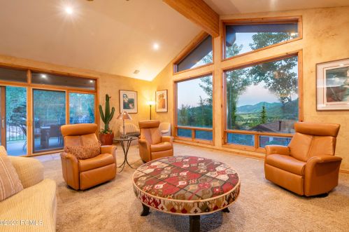 2068 Mahre Dr, Park City UT 84098-8508 exterior