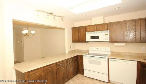 1 Medford Ct, Tinton Falls NJ  07701-5445 exterior