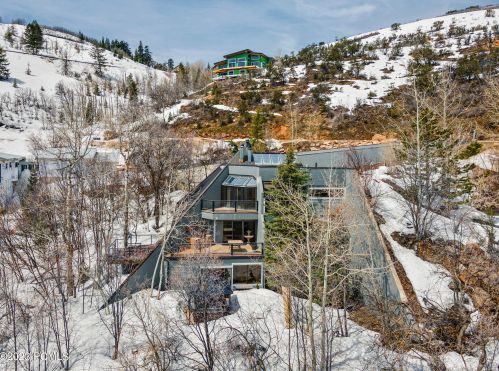 7602 Buckboard Dr, Park City UT 84098-5304 exterior