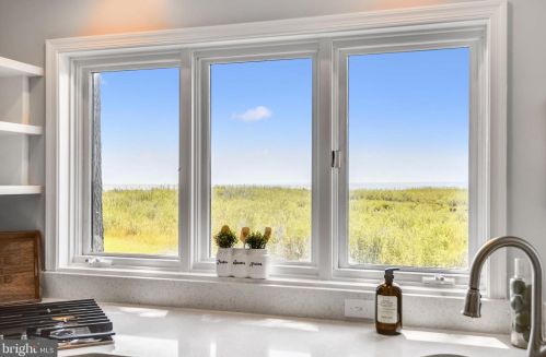 1525 Bay Dr, Shady Side MD exterior