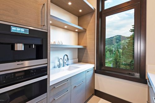 216 White Pne Cyn Rd, Park City UT 84060-6514 exterior