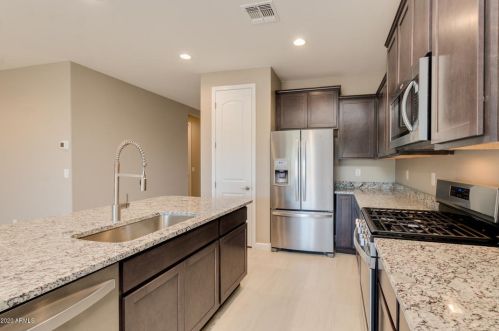 716 Anderson Dr, Phoenix AZ 85022 exterior