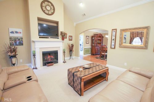 42 Helen Ln, Stockbridge GA 30281-6040 exterior