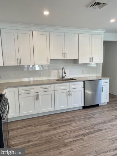 124 Hannold Blvd, West Deptford NJ  08096-1815 exterior