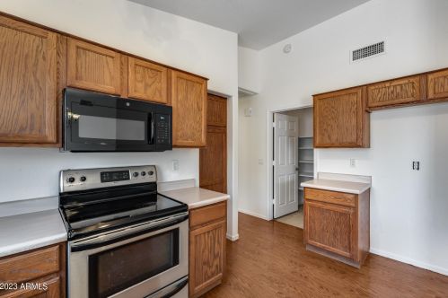 2021 Bluefield Ave, Phoenix AZ 85032-8817 exterior