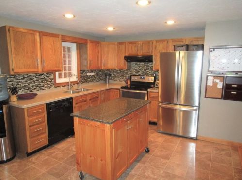 1667 Central St, East Bridgewater, MA 02333-1670