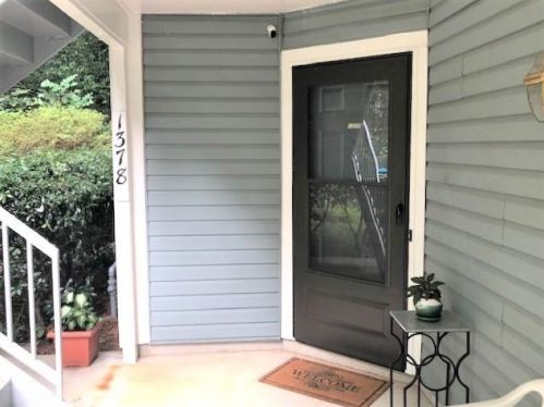 1378 Keys Lake Dr, Atlanta GA  30319-4106 exterior