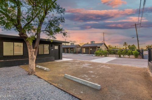 2635 Clarendon Ave, Phoenix AZ 85018-5958 exterior