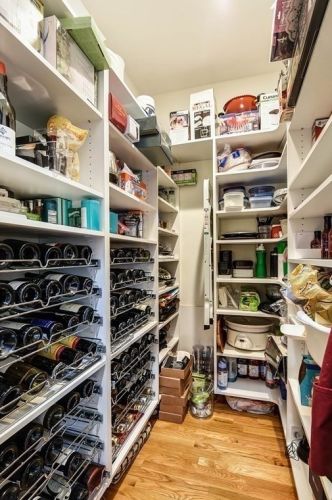 208 Vly Rd, Needham MA 02492-4720 exterior