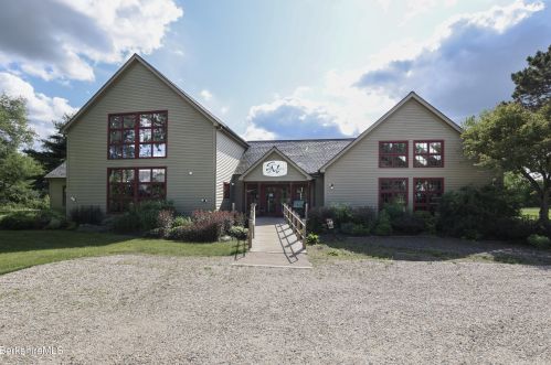 296 Main St, Sheffield, MA 01257-9545