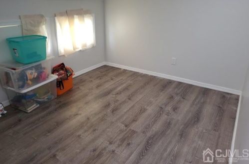 78 Hagaman St, Carteret NJ  07008-1946 exterior