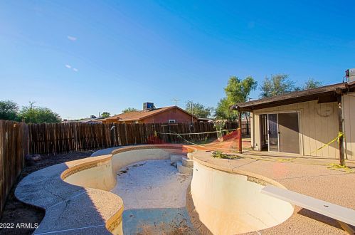 1945 Campo Bello Dr, Phoenix AZ 85032-2051 exterior