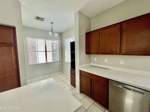 2051 77th Ln, Phoenix AZ  85035-5123 exterior