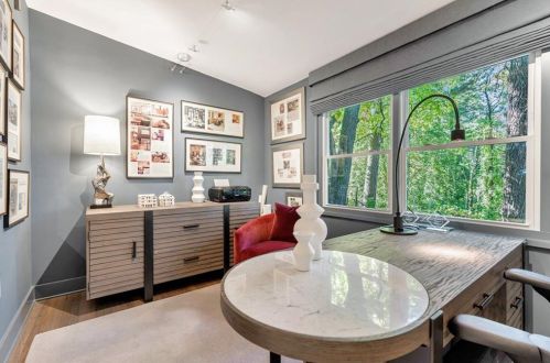 1506 Brook Valley Ln, Atlanta GA  30324-3212 exterior