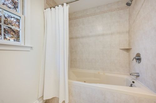 1 Eric Rd, Norfolk MA 02056-1914 exterior