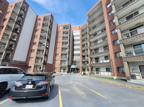 90 Quincy Shore Dr, Quincy MA 02171-2900 exterior