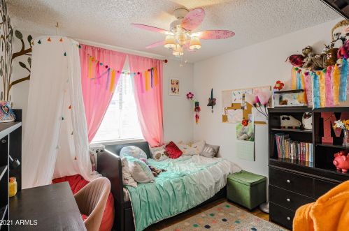 911 Campo Bello Dr, Phoenix AZ 85032-2051 exterior