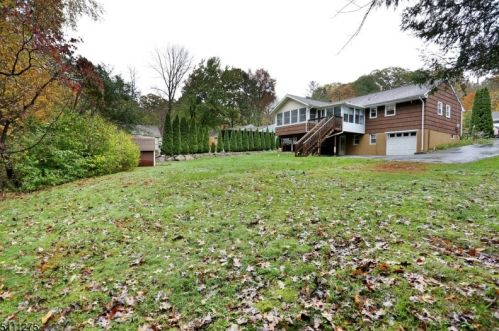 17 Russell Rd, Skyline Lakes NJ 07456-2230 exterior