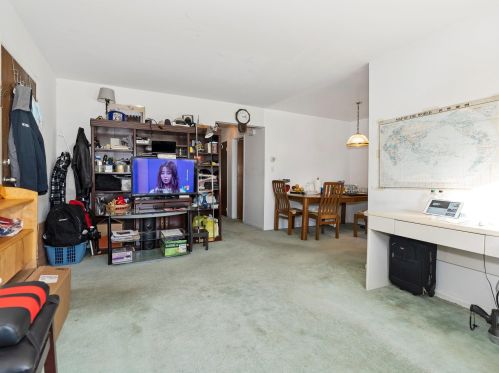 110 Sussex St, East Newark, NJ 07029-2122