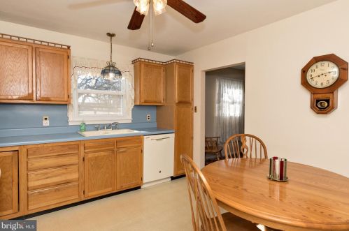 5 Cambridge Ave, Erial NJ 08081-1229 exterior