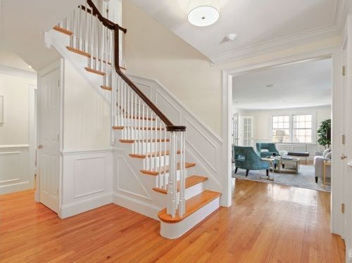 45 White Oak Rd, Newton, MA 02468-1322