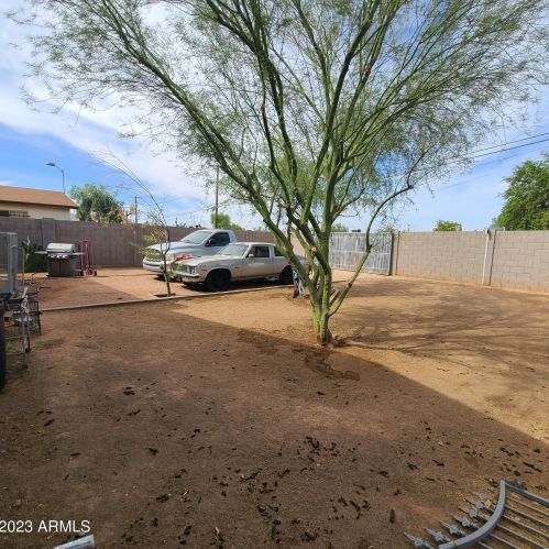 2026 Alta Vista Rd, Phoenix AZ  85041-5445 exterior