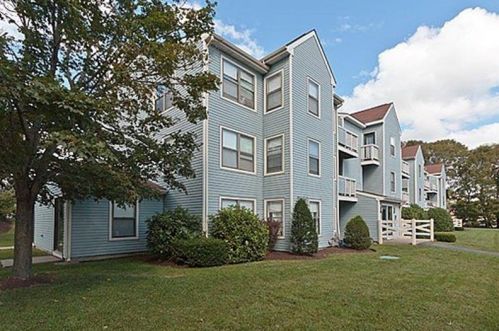 840 County St, Taunton MA  02780-6901 exterior