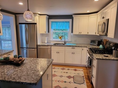 16 Adorn St, Weymouth, MA 02188-1202