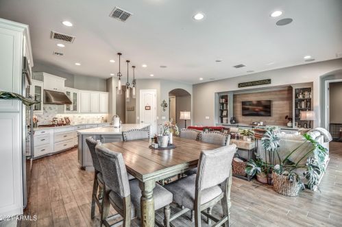 7911 30th Way, Phoenix AZ 85016-8927 exterior