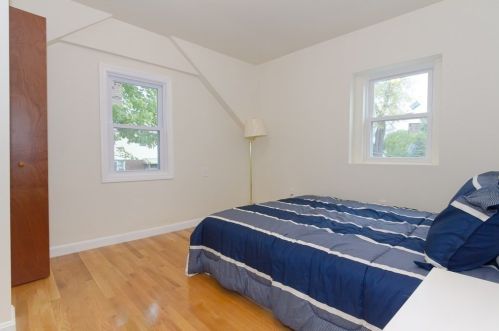 135 Bridge St, Newton MA 02458-1105 exterior