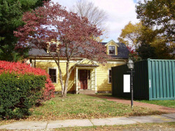 22 Hyde St, Newton, MA 02461-1204